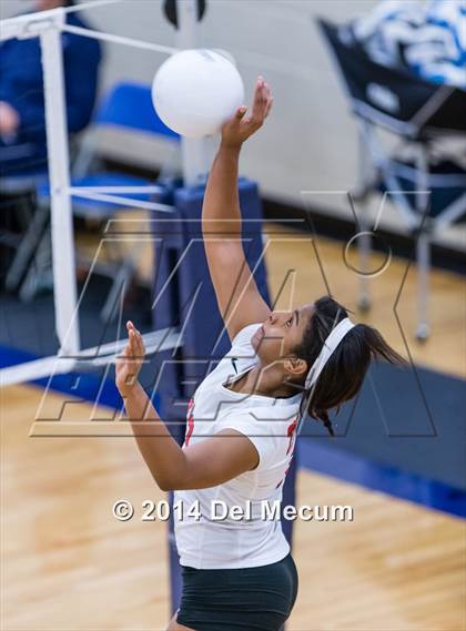 Thumbnail 2 in St. Thomas Aquinas vs. Tampa Prep (Berkeley Premier) photogallery.