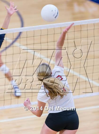 Thumbnail 2 in St. Thomas Aquinas vs. Tampa Prep (Berkeley Premier) photogallery.