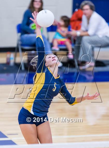 Thumbnail 3 in St. Thomas Aquinas vs. Tampa Prep (Berkeley Premier) photogallery.