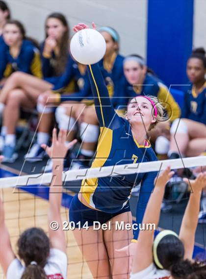 Thumbnail 3 in St. Thomas Aquinas vs. Tampa Prep (Berkeley Premier) photogallery.