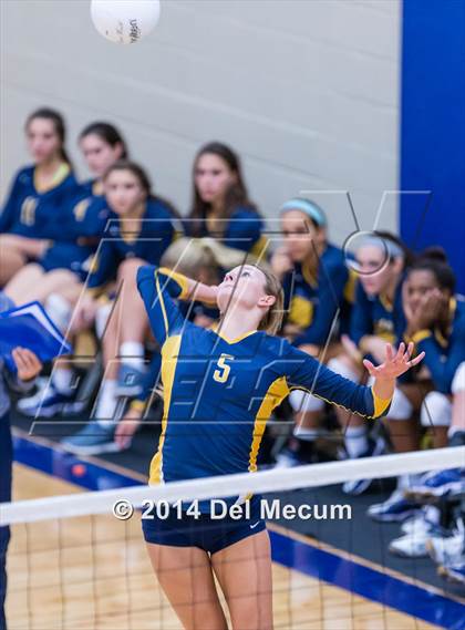 Thumbnail 3 in St. Thomas Aquinas vs. Tampa Prep (Berkeley Premier) photogallery.