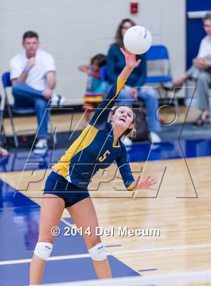 Thumbnail 3 in St. Thomas Aquinas vs. Tampa Prep (Berkeley Premier) photogallery.
