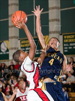 Thumbnail 1 in St. Elizabeth vs. Berean Christian photogallery.