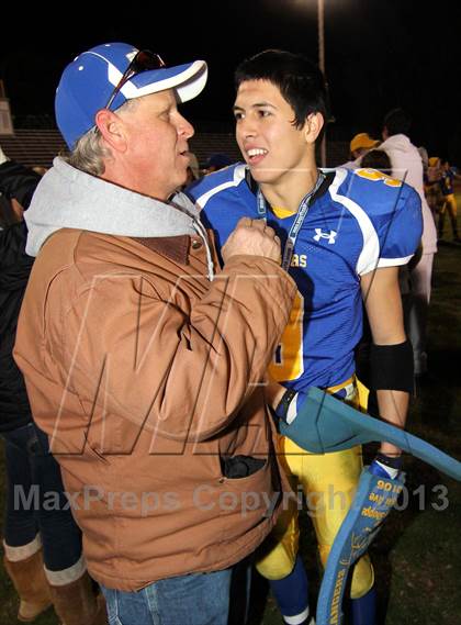 Thumbnail 2 in Nordhoff vs. El Segundo (CIF SS Northwest Division Final) photogallery.