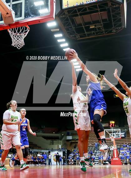 Thumbnail 3 in Caruthers vs. Sierra Pacific (CIF D4 Central Section Championship) photogallery.