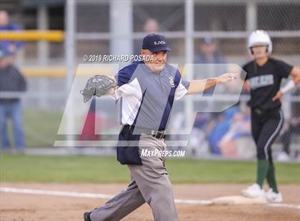 Thumbnail 3 in Dinuba @ Kingsburg photogallery.