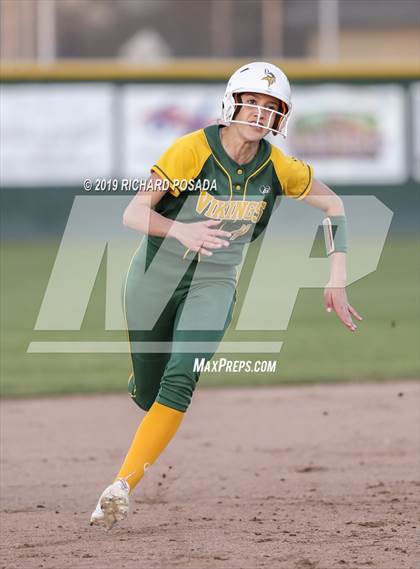 Thumbnail 1 in Dinuba @ Kingsburg photogallery.
