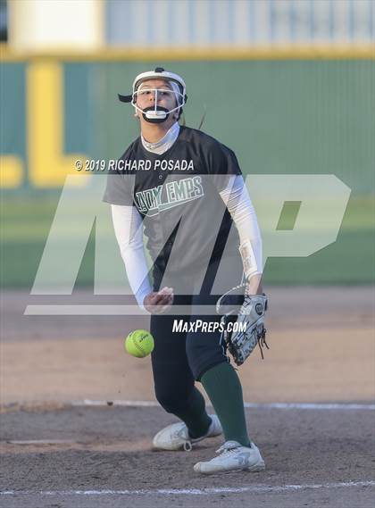 Thumbnail 3 in Dinuba @ Kingsburg photogallery.
