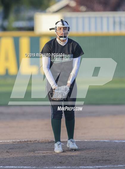 Thumbnail 2 in Dinuba @ Kingsburg photogallery.