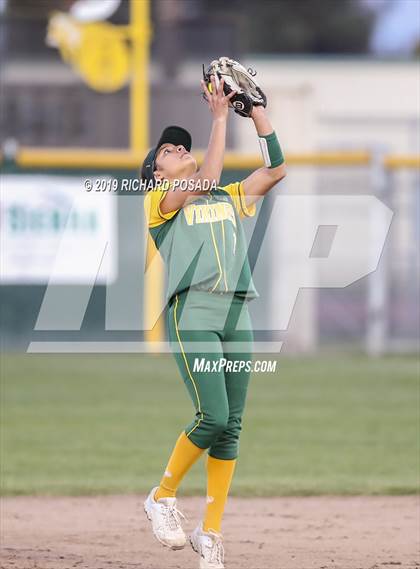 Thumbnail 2 in Dinuba @ Kingsburg photogallery.