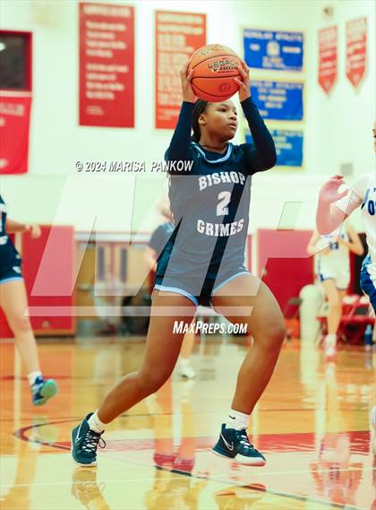 Thumbnail 1 in Bishop Grimes VS Oswego photogallery.