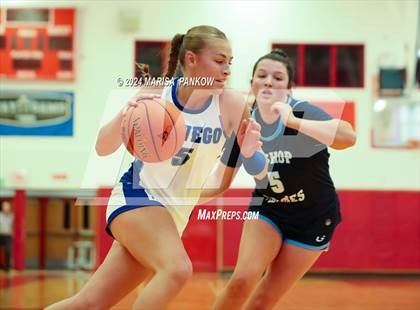 Thumbnail 3 in Bishop Grimes VS Oswego photogallery.