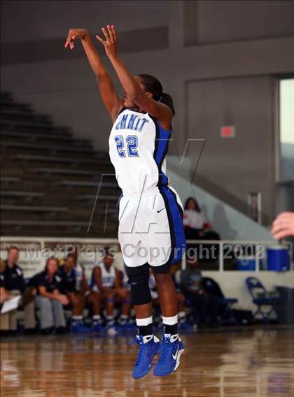 Thumbnail 3 in College Park vs. Summit (McDonald's Texas Invitational) photogallery.