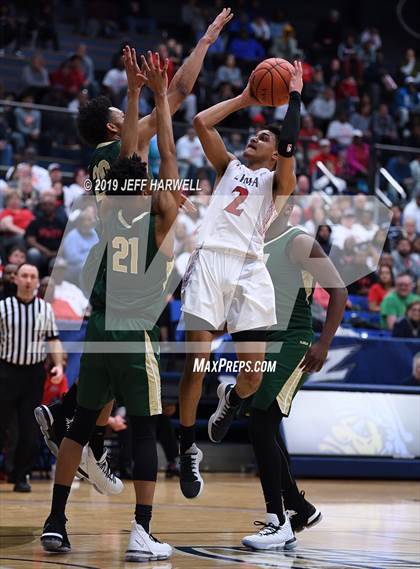 Thumbnail 1 in St. Vincent-St. Mary vs. Lima Senior (OHSAA DI Regional Final) photogallery.