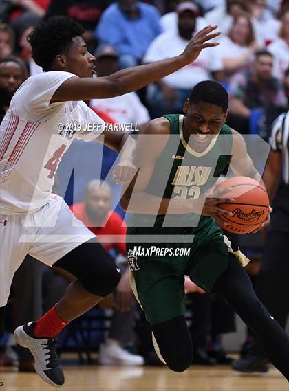 Thumbnail 1 in St. Vincent-St. Mary vs. Lima Senior (OHSAA DI Regional Final) photogallery.