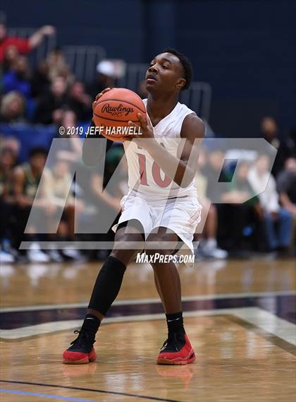 Thumbnail 1 in St. Vincent-St. Mary vs. Lima Senior (OHSAA DI Regional Final) photogallery.