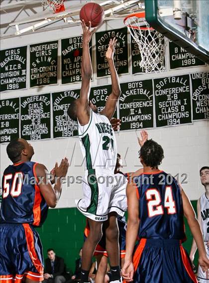 Thumbnail 1 in Brewster vs. Lincoln Hall (5th Annual Putnam Challenge) photogallery.