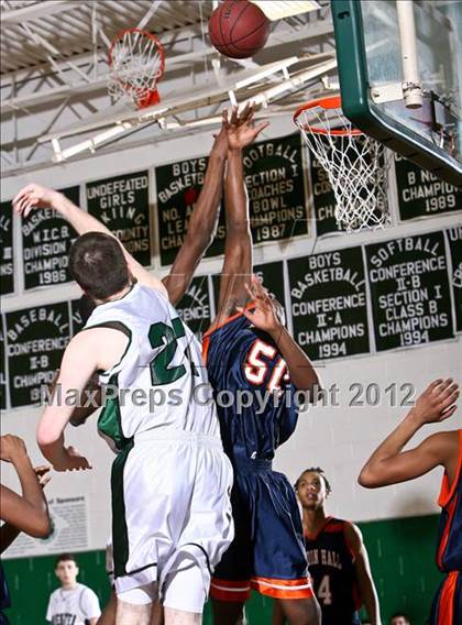 Thumbnail 3 in Brewster vs. Lincoln Hall (5th Annual Putnam Challenge) photogallery.