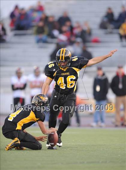 Thumbnail 2 in Terra Nova vs. Seaside (CIF CCS D3 Final) photogallery.