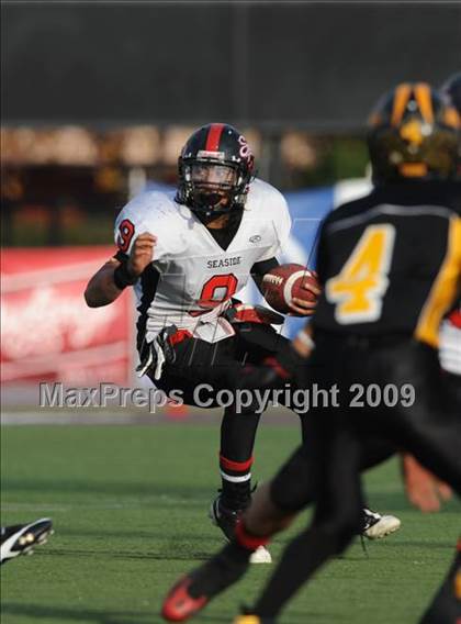 Thumbnail 1 in Terra Nova vs. Seaside (CIF CCS D3 Final) photogallery.