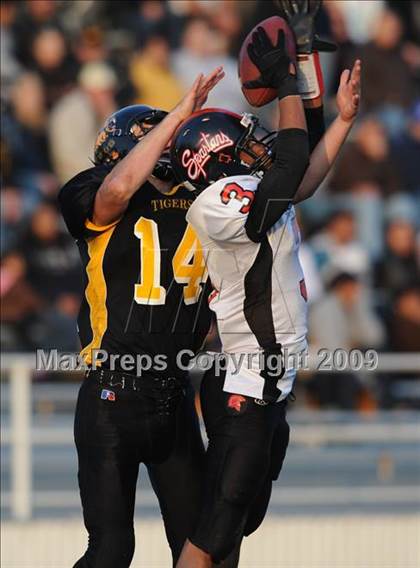 Thumbnail 1 in Terra Nova vs. Seaside (CIF CCS D3 Final) photogallery.