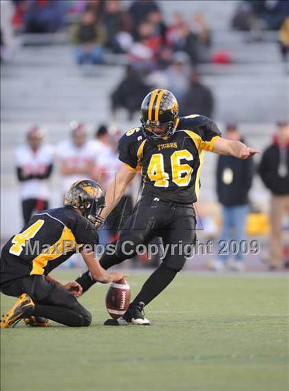 Thumbnail 1 in Terra Nova vs. Seaside (CIF CCS D3 Final) photogallery.