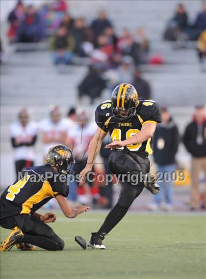 Thumbnail 2 in Terra Nova vs. Seaside (CIF CCS D3 Final) photogallery.