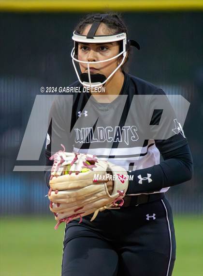 Thumbnail 1 in Weslaco East @ Harlingen South photogallery.