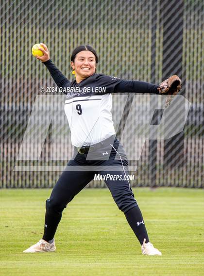 Thumbnail 2 in Weslaco East @ Harlingen South photogallery.