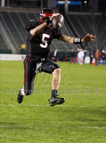 Thumbnail 3 in De La Salle vs. Centennial (CIF State D1 Final) photogallery.