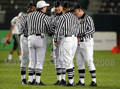 Thumbnail 2 in De La Salle vs. Centennial (CIF State D1 Final) photogallery.