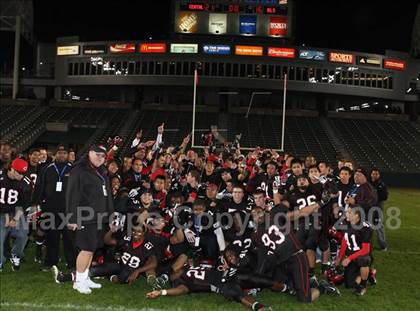 Thumbnail 3 in De La Salle vs. Centennial (CIF State D1 Final) photogallery.