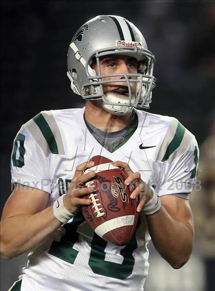 Thumbnail 3 in De La Salle vs. Centennial (CIF State D1 Final) photogallery.