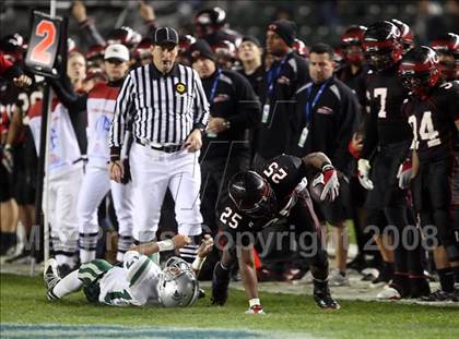 Thumbnail 2 in De La Salle vs. Centennial (CIF State D1 Final) photogallery.