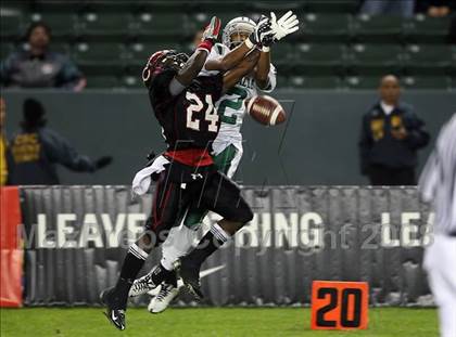 Thumbnail 3 in De La Salle vs. Centennial (CIF State D1 Final) photogallery.