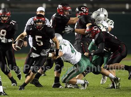 Thumbnail 2 in De La Salle vs. Centennial (CIF State D1 Final) photogallery.