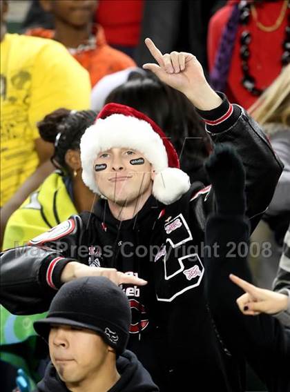 Thumbnail 1 in De La Salle vs. Centennial (CIF State D1 Final) photogallery.