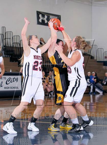 Thumbnail 2 in Venango Catholic vs Moniteau (Wice-Hart Memorial) photogallery.