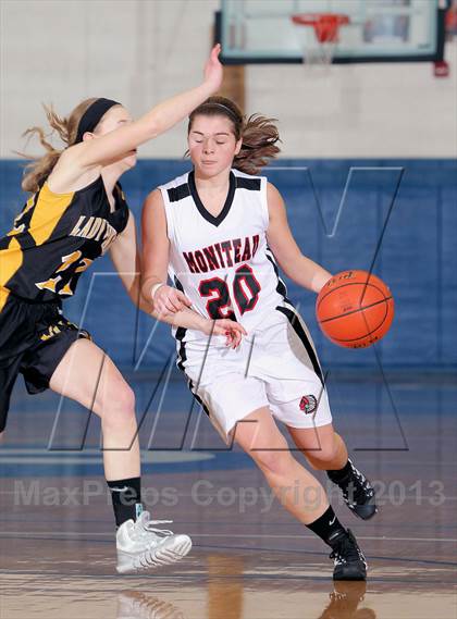 Thumbnail 2 in Venango Catholic vs Moniteau (Wice-Hart Memorial) photogallery.