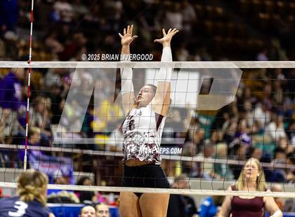 Thumbnail 3 in Swink vs. Vail Christian (CHSAA 2A Round 1) photogallery.