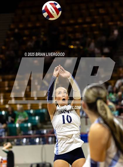 Thumbnail 1 in Swink vs. Vail Christian (CHSAA 2A Round 1) photogallery.