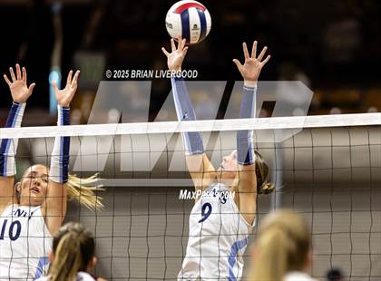 Thumbnail 1 in Swink vs. Vail Christian (CHSAA 2A Round 1) photogallery.
