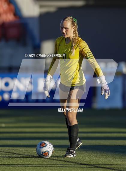 Thumbnail 2 in Maple Mountain vs. Olympus (UHSAA 5A Semifinals) photogallery.