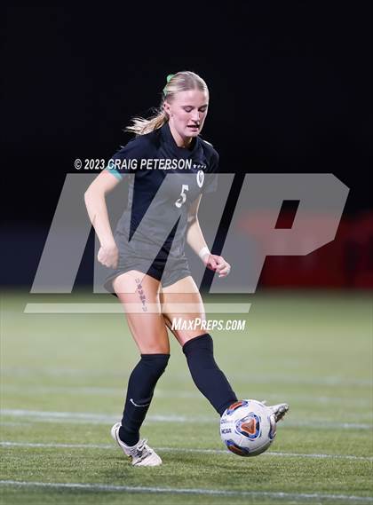 Thumbnail 3 in Maple Mountain vs. Olympus (UHSAA 5A Semifinals) photogallery.