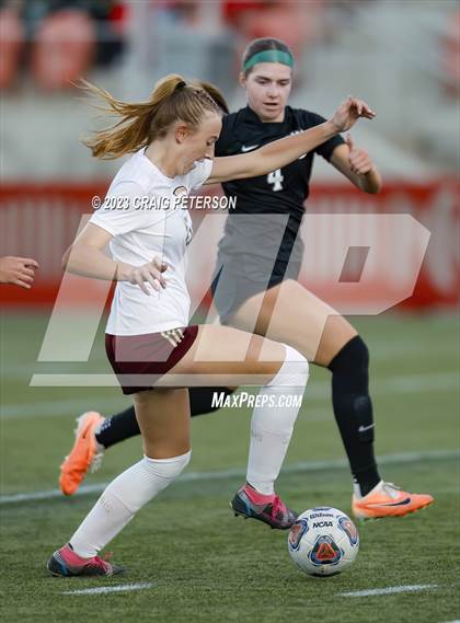 Thumbnail 1 in Maple Mountain vs. Olympus (UHSAA 5A Semifinals) photogallery.