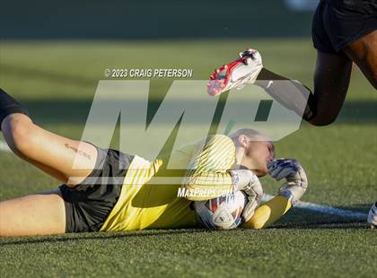 Thumbnail 3 in Maple Mountain vs. Olympus (UHSAA 5A Semifinals) photogallery.