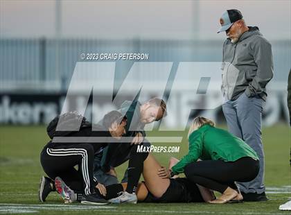 Thumbnail 3 in Maple Mountain vs. Olympus (UHSAA 5A Semifinals) photogallery.