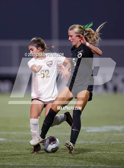 Thumbnail 2 in Maple Mountain vs. Olympus (UHSAA 5A Semifinals) photogallery.