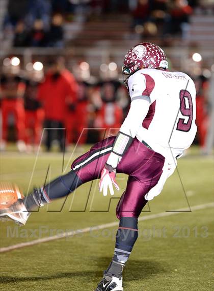 Thumbnail 2 in Farmington @ New Canaan (CIAC Class L Quarterfinal) photogallery.