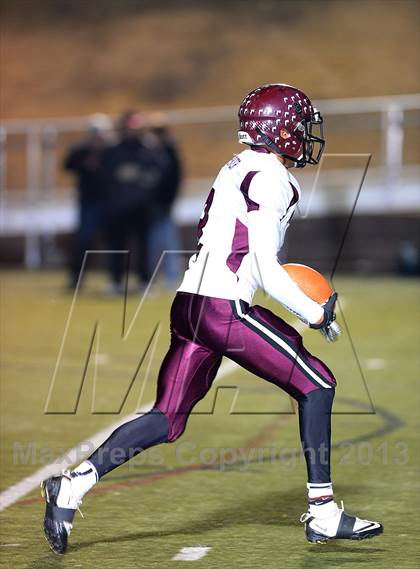 Thumbnail 3 in Farmington @ New Canaan (CIAC Class L Quarterfinal) photogallery.